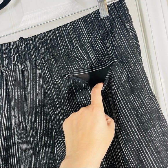 ATHLETA Arrival Shorts Black Ampara Stripe Elastic Waist Shorts - Size 12 - Picture 6 of 8